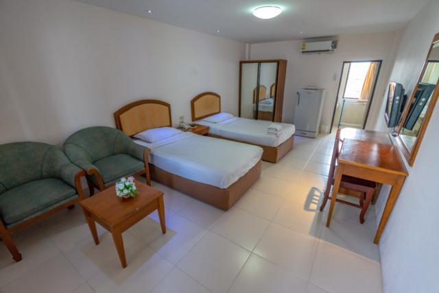 Golden House Service And Apartment 罗勇 外观 照片